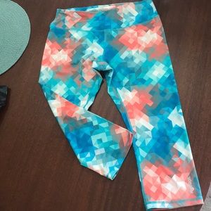 Reebok Capri work out pants, LIKE NEW. Size medium